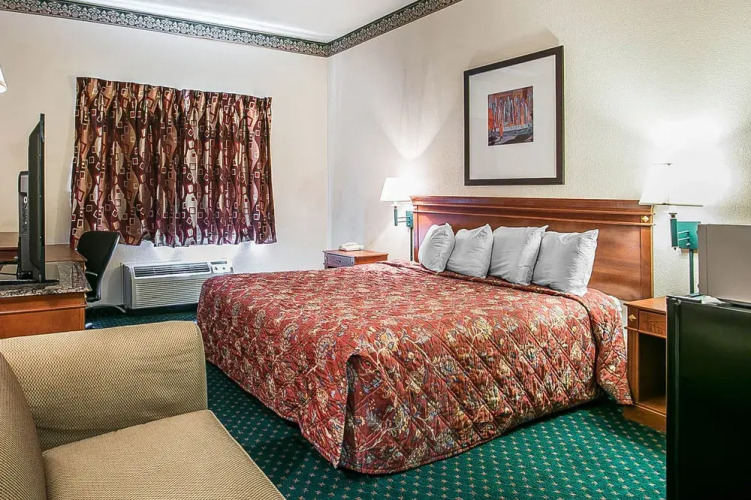 Rodeway Inn & Suites — фото 5