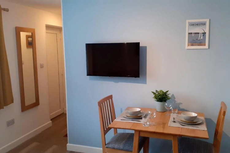 Immaculate 1-bed Studio in Bognor Regis — фото 3
