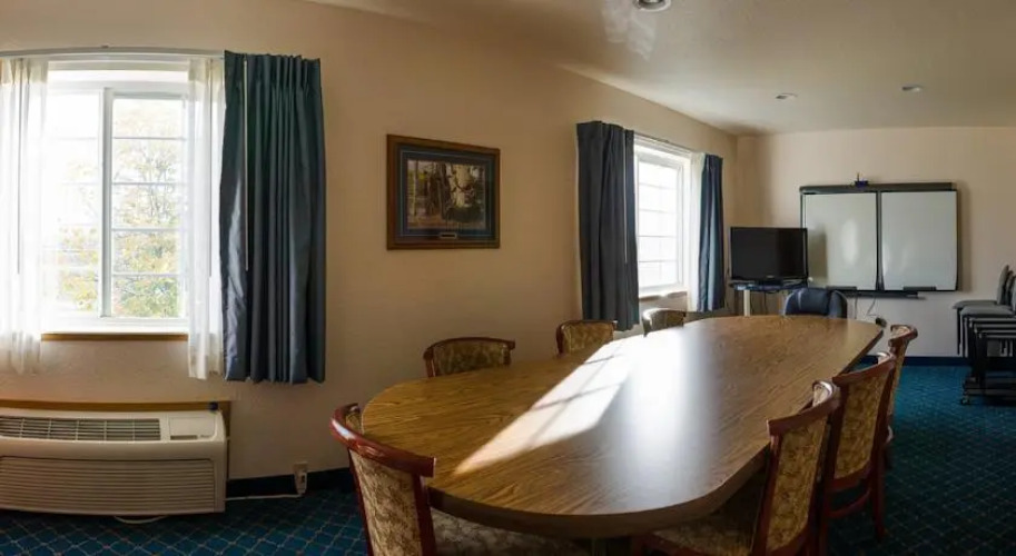 Microtel Inn & Suites Tomah — фото 4
