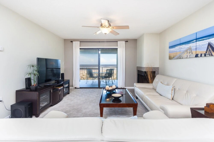 Island South Condominiums — фото 3