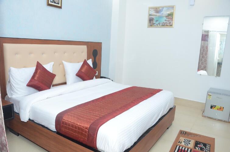Hotel Noida Suites — фото 4