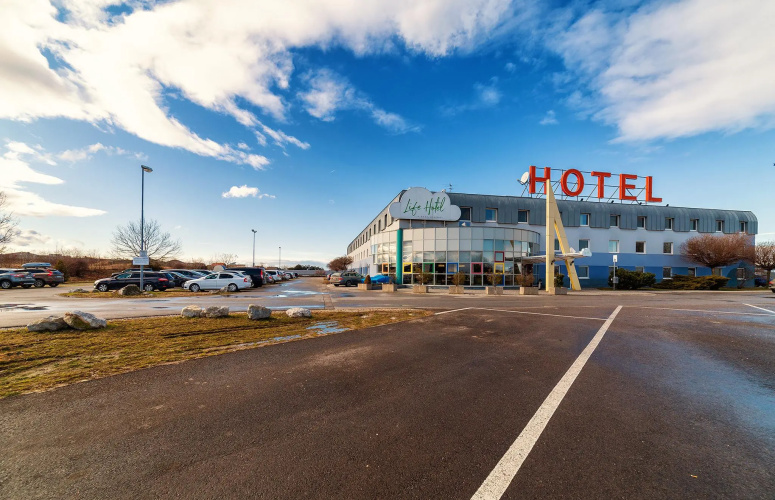 Life Hotel