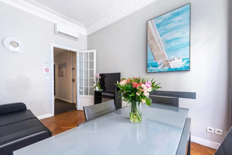 Nice Central Art Deco Flat 45 m² — фото 4