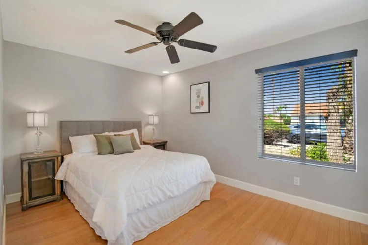 4 bdr, Two Master suite, billiards & desert oasis pool — фото 3
