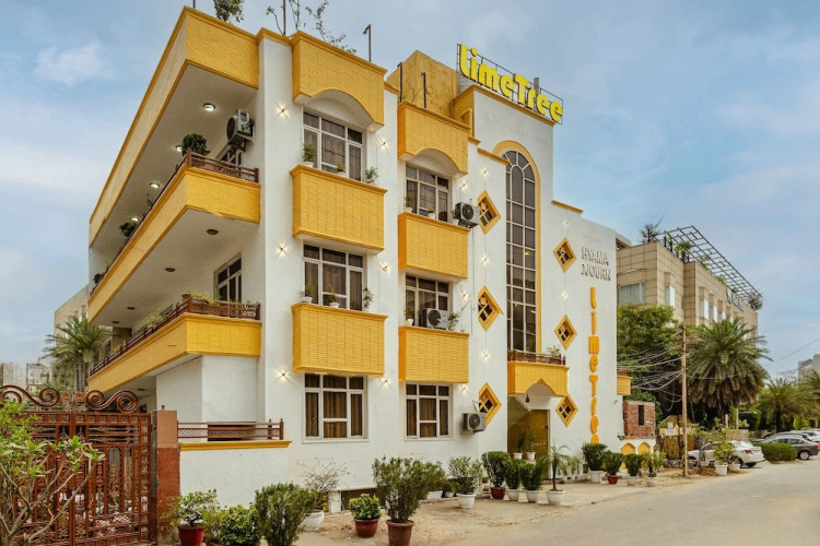 Lime Tree Hotel and Banquet Huda Metro