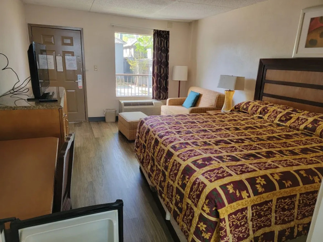 Studio 9 Inn & Suites — фото 2