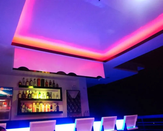 Strangers Inn & Bar