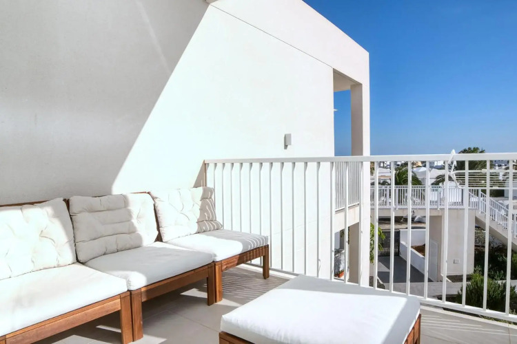 Sunset view modern private poolside apartment — фото 4