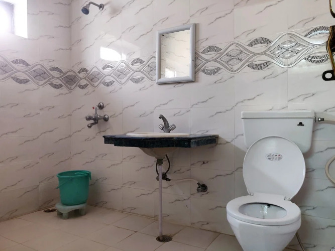 Hotel Leela Nikunj