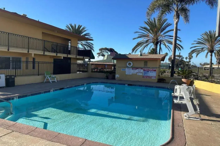 Hotel Avenida - Oceanside Camp Pendleton — фото 4