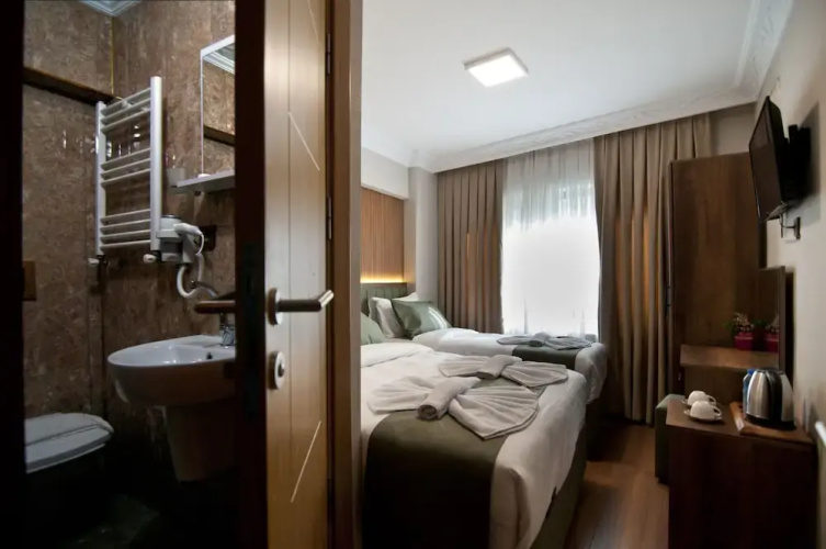 Aurora Eco Hotel