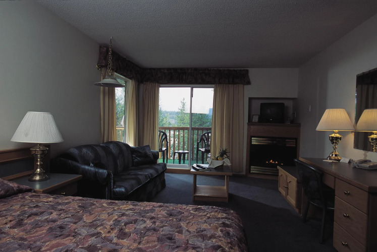 Pyramid Lake Lodge