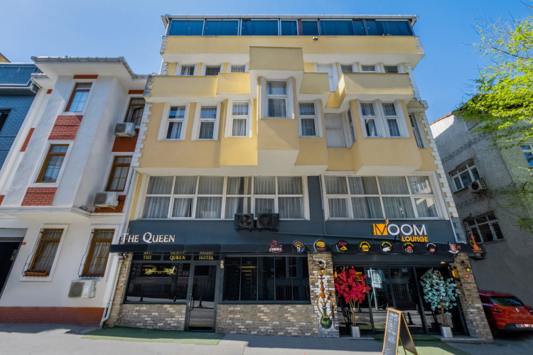 Отель The Queen Hotel