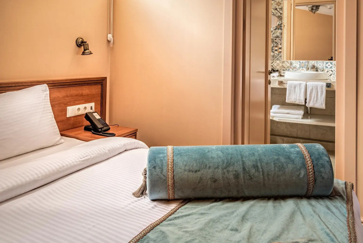 Фотография номера гостиницы Golden Tulip Borjomi