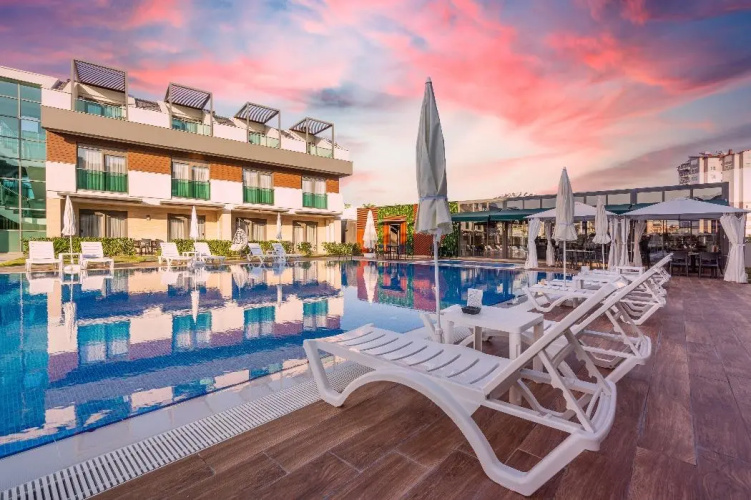 Отель Veranda Suites — фото 2