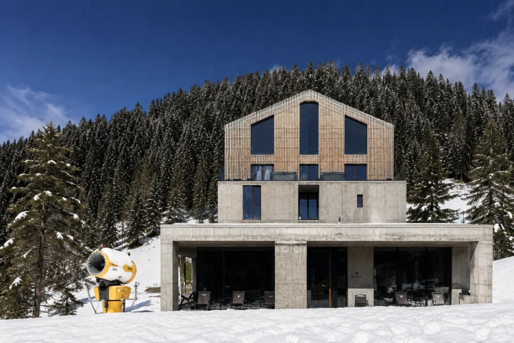 Отель Moon2 ski-in ski-out в Архызе