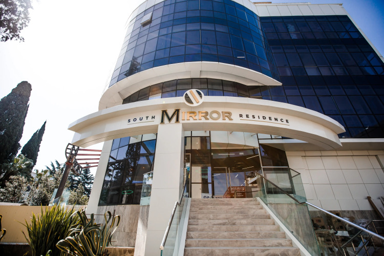 Mirror Residence Отель