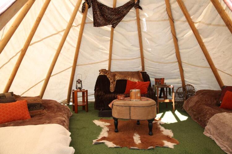 Р“Р»СЌРјРїРёРЅРі Tipi Camp